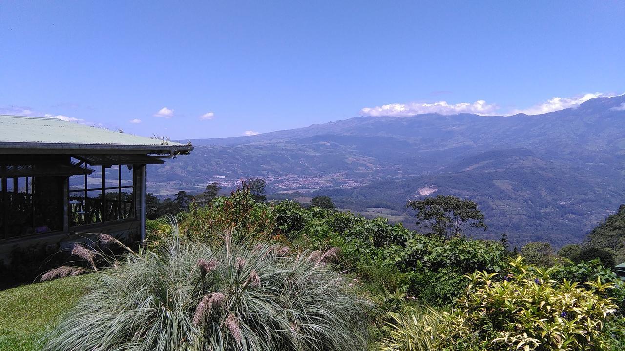 Y Granja Loma Bonita *